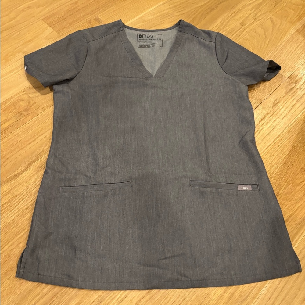 Figs Women’s Graphite Gray Scrub Top